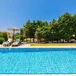 فيلة Ilios Kefalonia